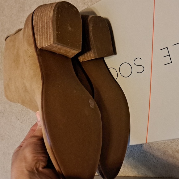 Sole Society Tan suede boots 8.5 - Picture 3 of 4